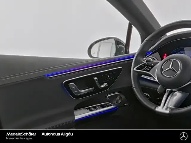 Mercedes-Benz EQE 300