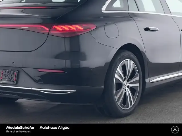 Mercedes-Benz EQE 300