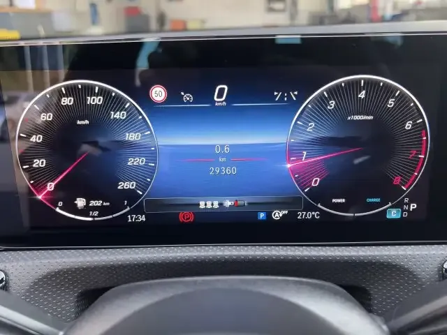 Mercedes-Benz CLA 200