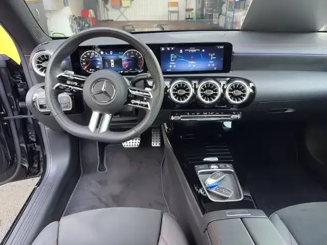 Mercedes-Benz CLA 200