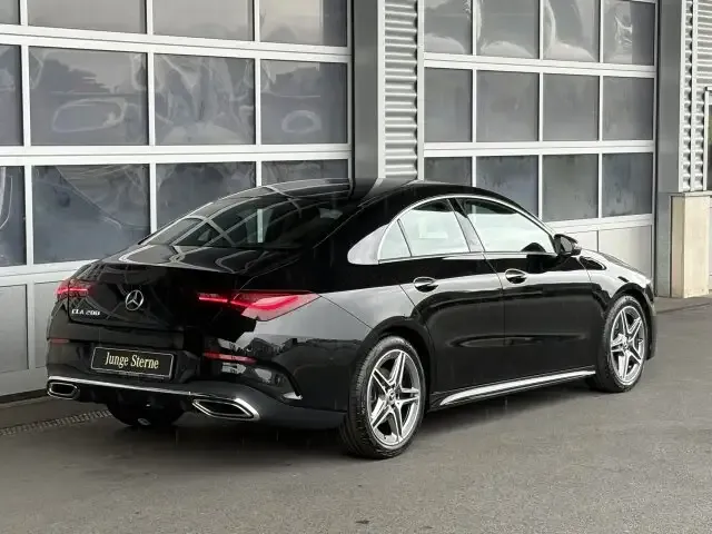 Mercedes-Benz CLA 200