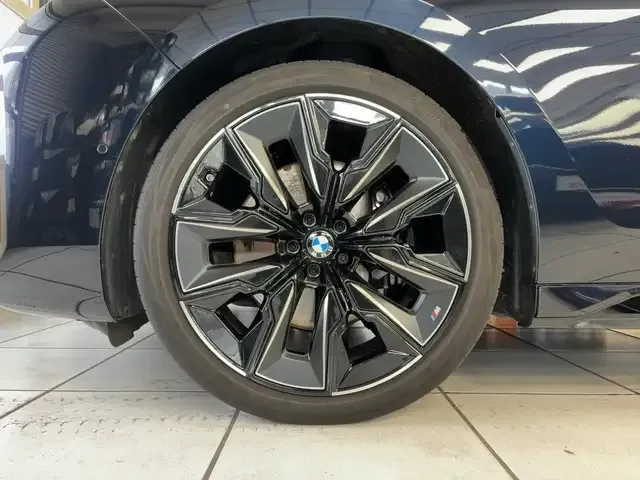 BMW 740