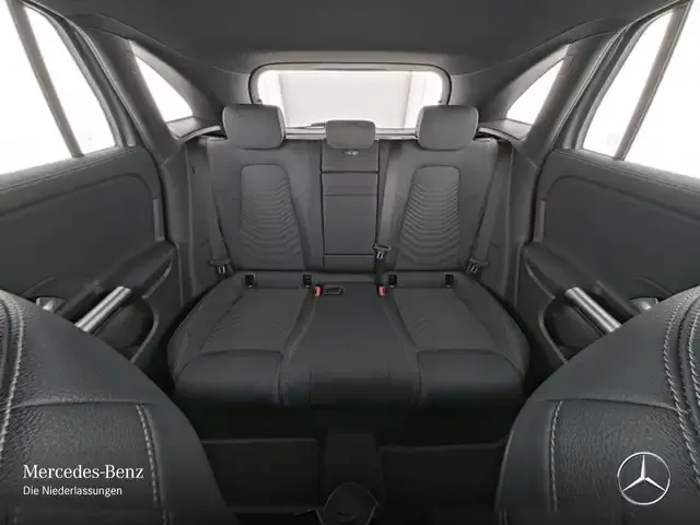 Mercedes-Benz EQA 300