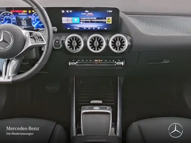 Mercedes-Benz EQA 300