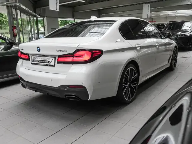 BMW 545