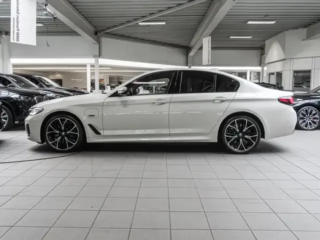 BMW 545