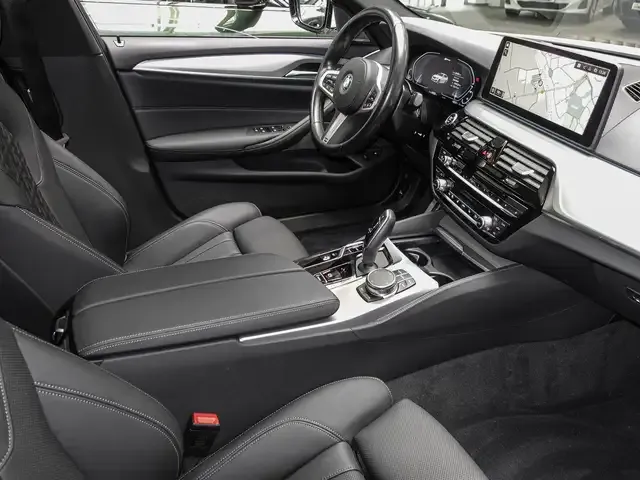 BMW 545