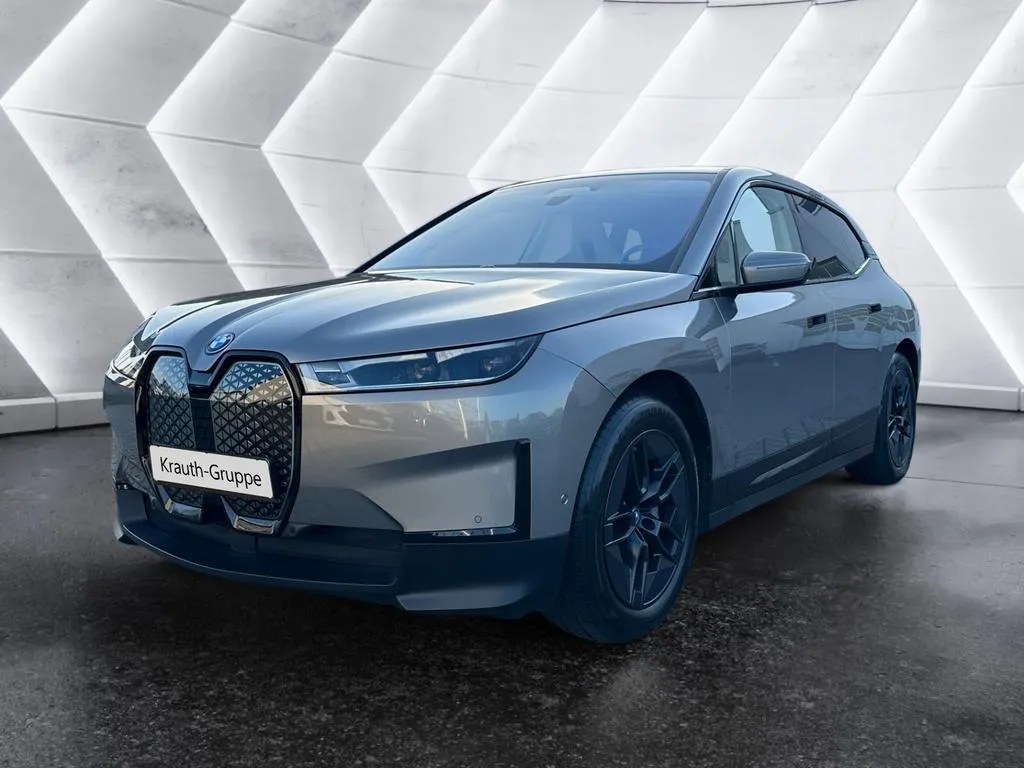 BMW iX