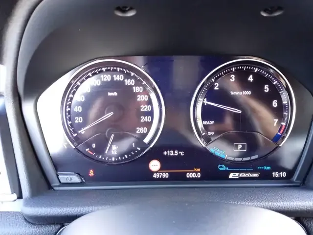 BMW 225