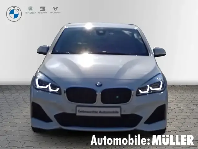 BMW 225
