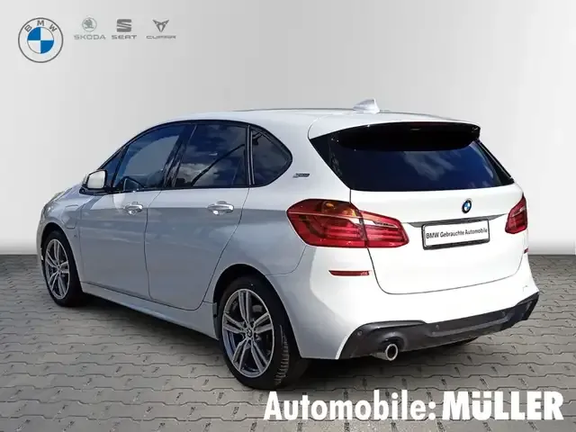 BMW 225