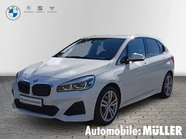 BMW 225