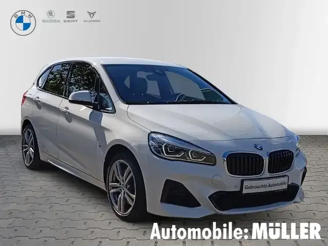 BMW 225