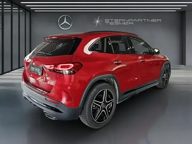 Mercedes-Benz GLA 200