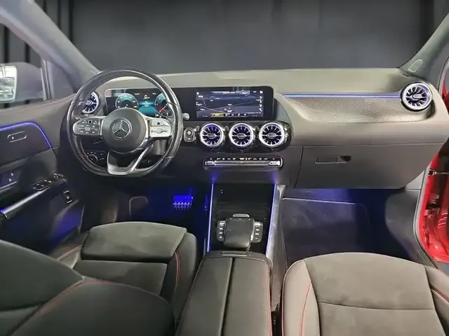 Mercedes-Benz GLA 200