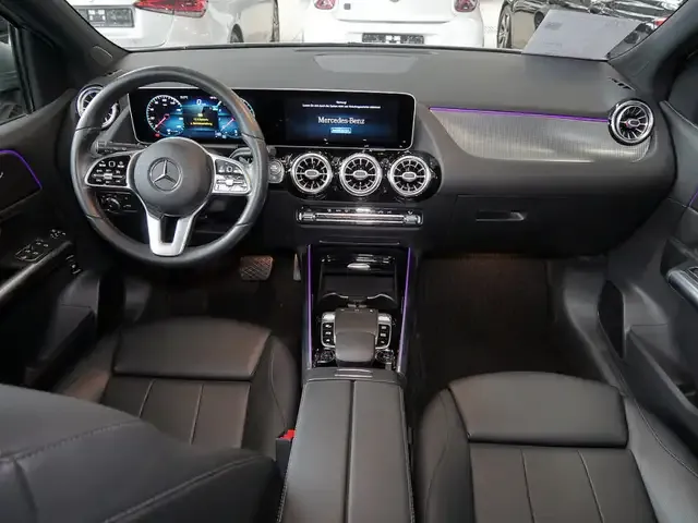 Mercedes-Benz B 180