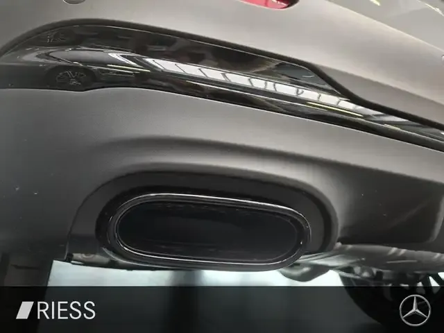 Mercedes-Benz GLA 180