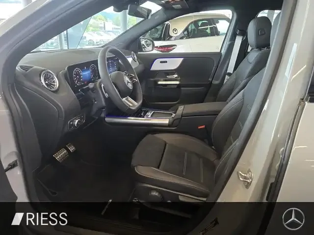 Mercedes-Benz GLA 180