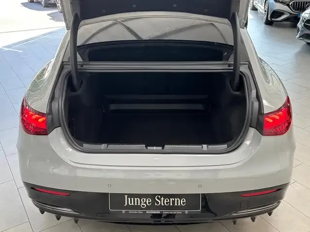 Mercedes-Benz EQE 350