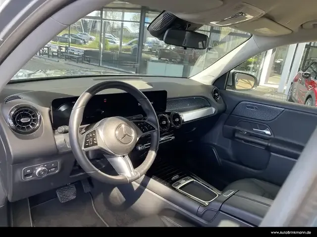Mercedes-Benz GLB 180