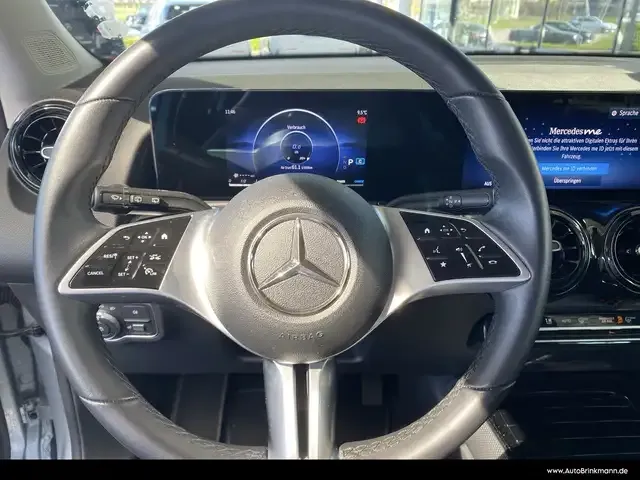 Mercedes-Benz GLB 180