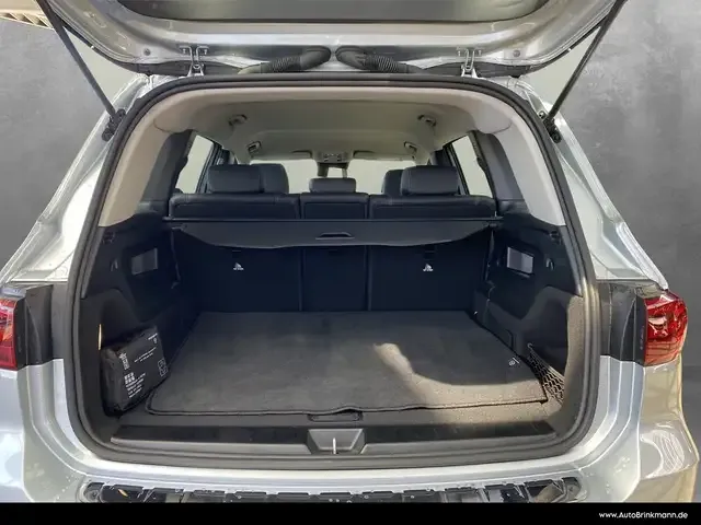 Mercedes-Benz GLB 180