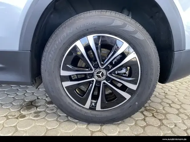 Mercedes-Benz GLB 180