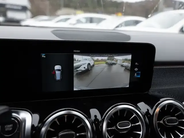 Mercedes-Benz EQB 300