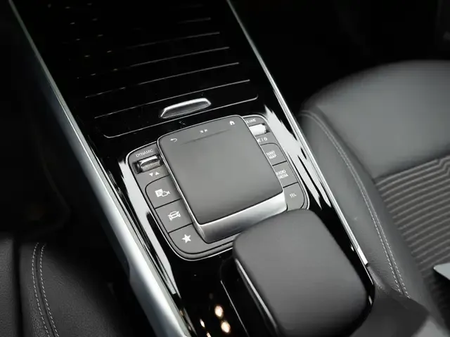 Mercedes-Benz EQB 300