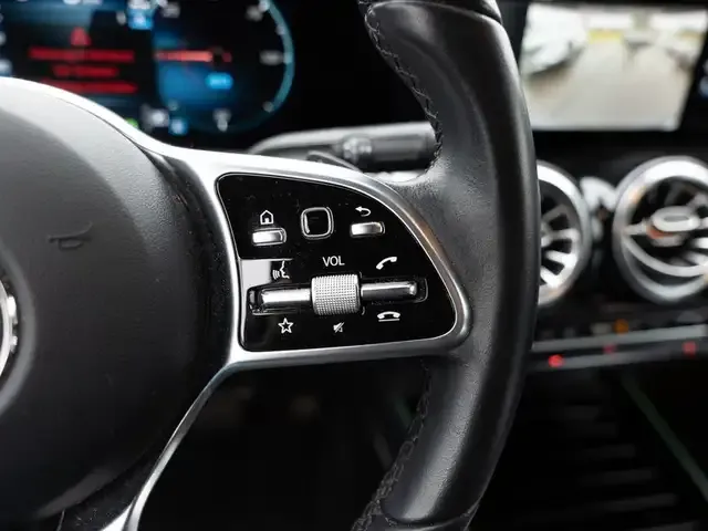 Mercedes-Benz EQB 300