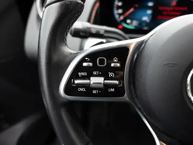 Mercedes-Benz EQB 300