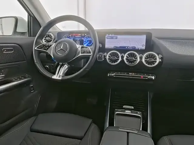 Mercedes-Benz EQA 300