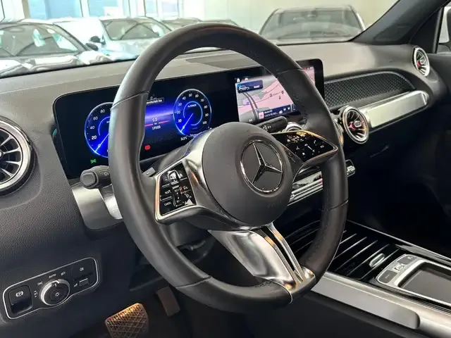 Mercedes-Benz EQB 300