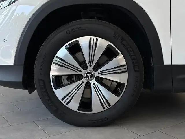 Mercedes-Benz EQB 300
