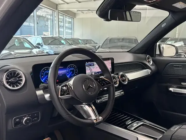 Mercedes-Benz EQB 300