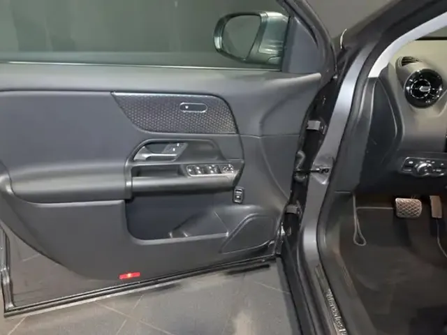 Mercedes-Benz GLA 180