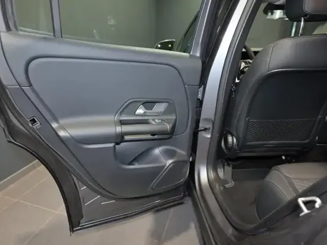 Mercedes-Benz GLA 180
