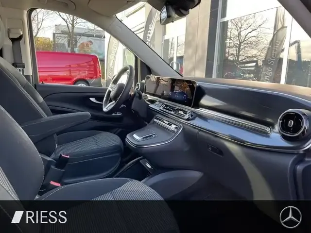 Mercedes-Benz V 250