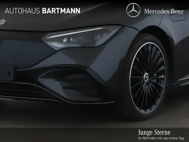 Mercedes-Benz EQE 300