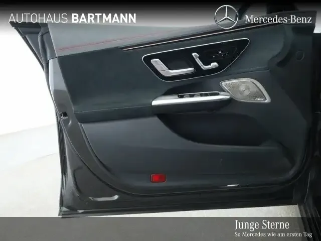 Mercedes-Benz EQE 300