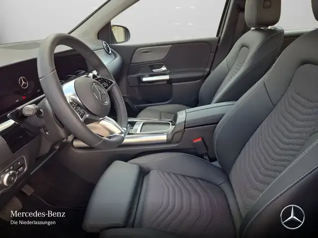 Mercedes-Benz B 220