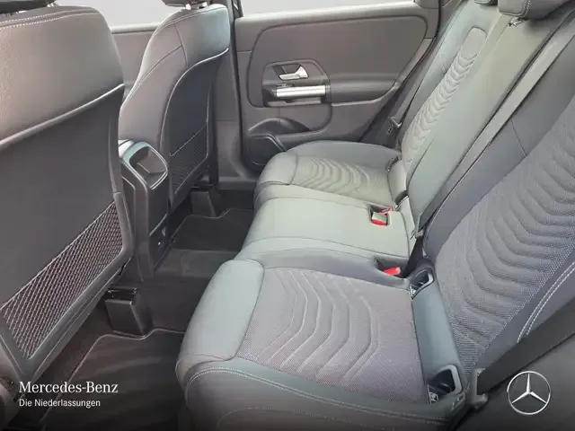 Mercedes-Benz B 220