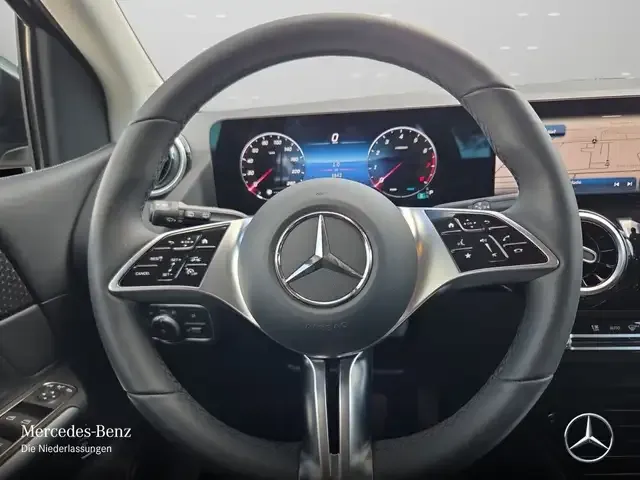 Mercedes-Benz B 220