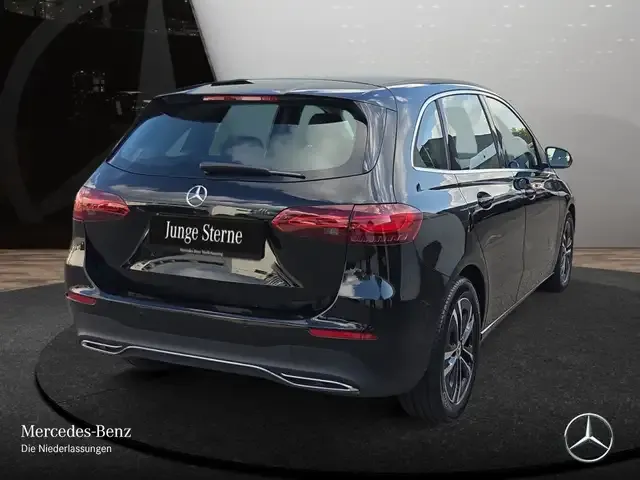Mercedes-Benz B 220