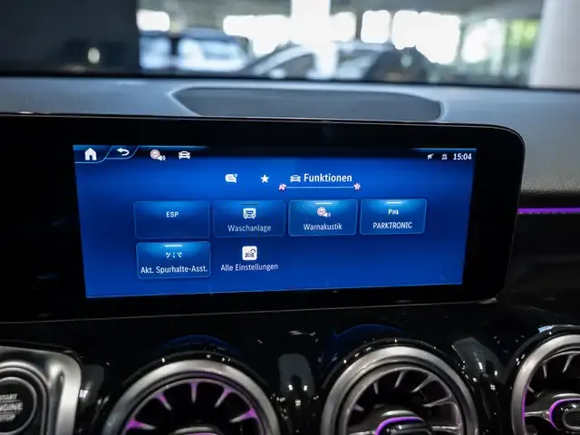 Mercedes-Benz GLB 200