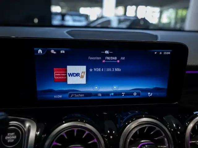 Mercedes-Benz GLB 200