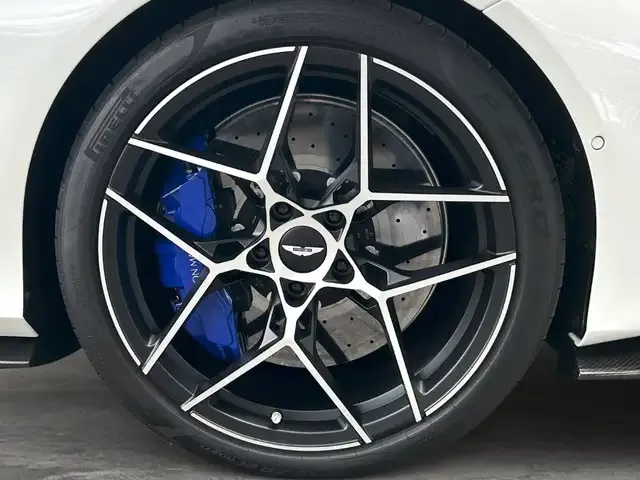 Aston Martin Vanquish