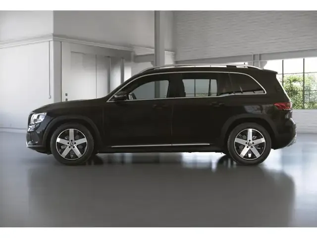 Mercedes-Benz GLB 220