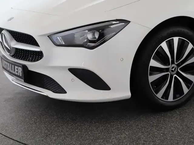 Mercedes-Benz CLA 180