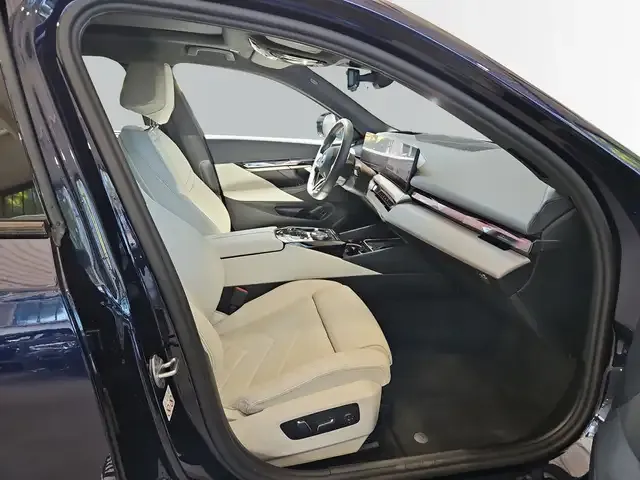 BMW i5